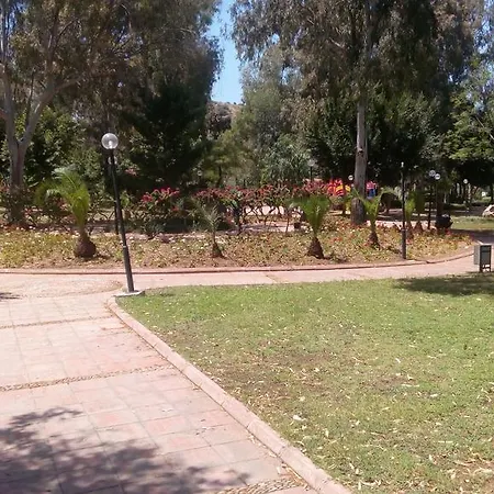 מלון Tuerk Evi דטקה