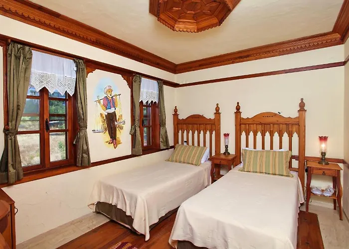 Отель Tuerk Evi 4*