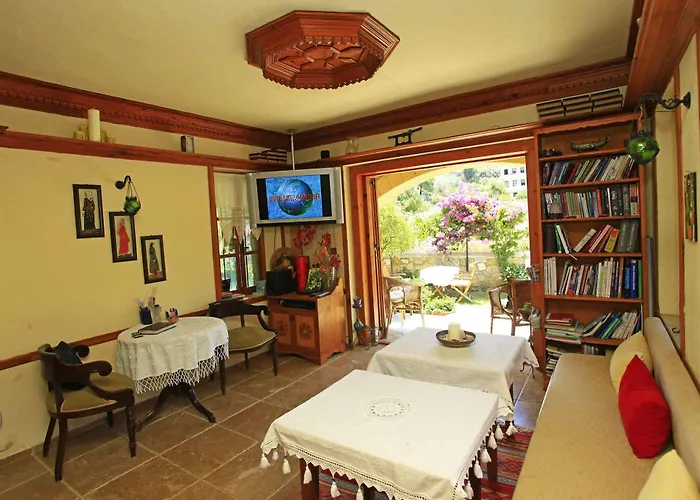 Tuerk Evi 4* דטקה